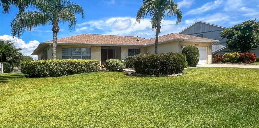 Villa ou maison à Bradenton, Floride 3 chambres, 164.44 m2 № 2119486