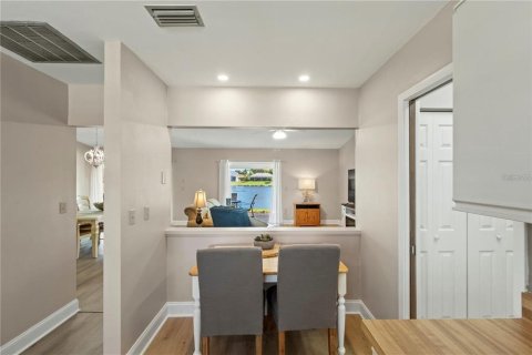 Villa ou maison à louer à Bradenton, Floride: 3 chambres, 164.44 m2 № 2119486 - photo 6