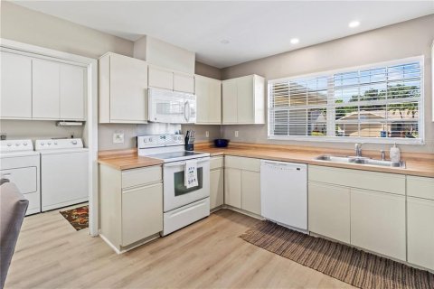 Villa ou maison à louer à Bradenton, Floride: 3 chambres, 164.44 m2 № 2119486 - photo 4