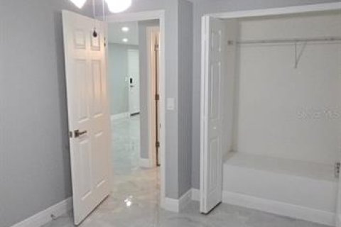 House in Tampa, Florida 3 bedrooms, 97.73 sq.m. № 1888657 - photo 14