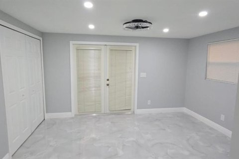 House in Tampa, Florida 3 bedrooms, 97.73 sq.m. № 1888657 - photo 24