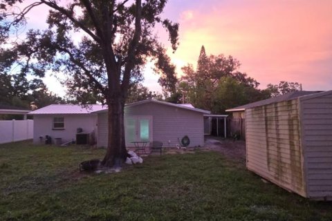 House in Tampa, Florida 3 bedrooms, 97.73 sq.m. № 1888657 - photo 4