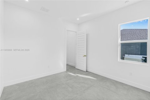 Купить виллу или дом в Кейп-Корал, Флорида 3 спальни, № 2009846 - фото 22