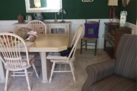 Townhouse in South Miami, Florida 3 bedrooms, 204.38 sq.m. № 1865025 - photo 6
