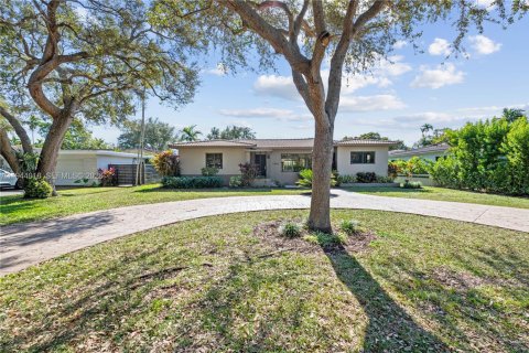 Снять в аренду виллу или дом в Майами-Шорс, Флорида 3 спальни, 188.68м2, № 2001458 - фото 2