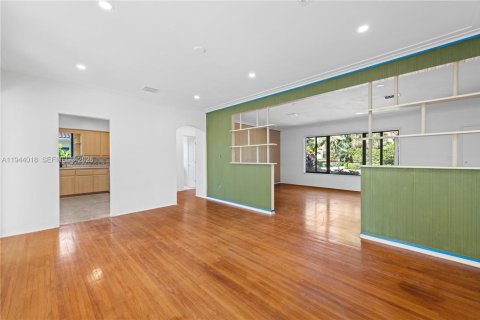 Снять в аренду виллу или дом в Майами-Шорс, Флорида 3 спальни, 188.68м2, № 2001458 - фото 6