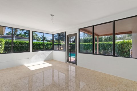 Снять в аренду виллу или дом в Майами-Шорс, Флорида 3 спальни, 188.68м2, № 2001458 - фото 17