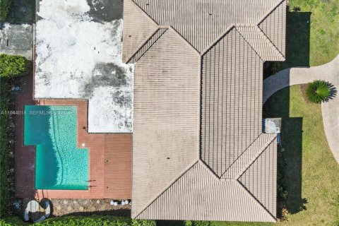 Снять в аренду виллу или дом в Майами-Шорс, Флорида 3 спальни, 188.68м2, № 2001458 - фото 25