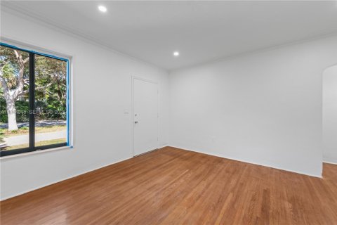 Снять в аренду виллу или дом в Майами-Шорс, Флорида 3 спальни, 188.68м2, № 2001458 - фото 8