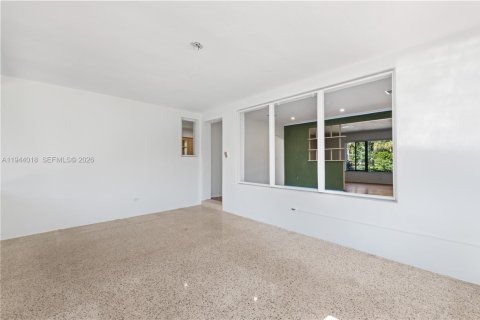 Снять в аренду виллу или дом в Майами-Шорс, Флорида 3 спальни, 188.68м2, № 2001458 - фото 18