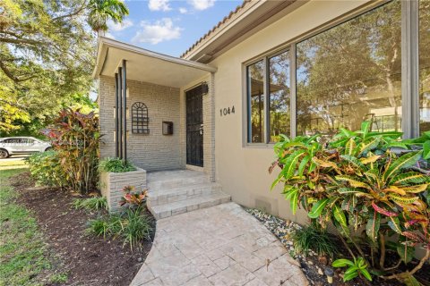 Снять в аренду виллу или дом в Майами-Шорс, Флорида 3 спальни, 188.68м2, № 2001458 - фото 5