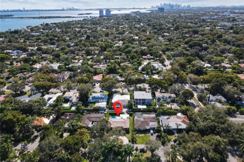 Снять в аренду виллу или дом в Майами-Шорс, Флорида 3 спальни, 188.68м2, № 2001458 - фото 27