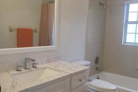 House in Orlando, Florida 3 bedrooms, 153.85 sq.m. № 1793586 - photo 11