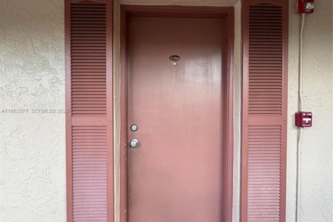 Apartment in Miami, Florida 2 bedrooms, 91.6 sq.m. № 2023781 - photo 9