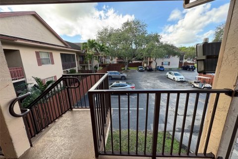 Apartment in Miami, Florida 2 bedrooms, 91.6 sq.m. № 2023781 - photo 10