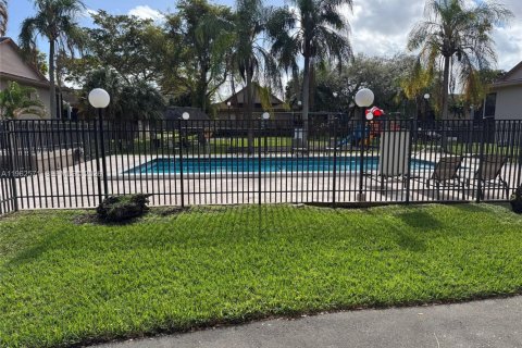 Apartment in Miami, Florida 2 bedrooms, 91.6 sq.m. № 2023781 - photo 6