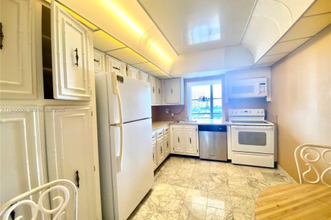 Снять в аренду кондоминиум в Делрей-Бич, Флорида 2 спальни, 83.8м2, № 2005232 - фото 10