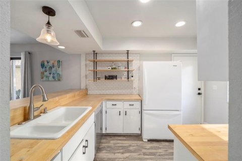 Townhouse in Ocala, Florida 2 bedrooms, 124.86 sq.m. № 1597990 - photo 10