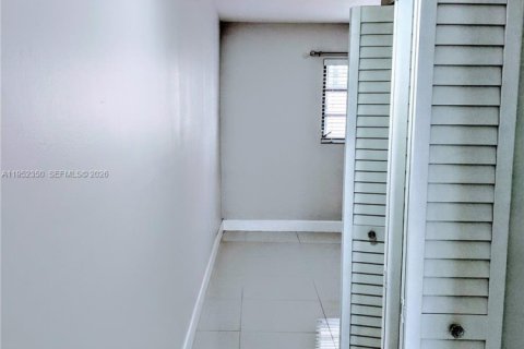 Купить кондоминиум в Майами-Бич, Флорида 2 спальни, 90.67м2, № 2008009 - фото 11