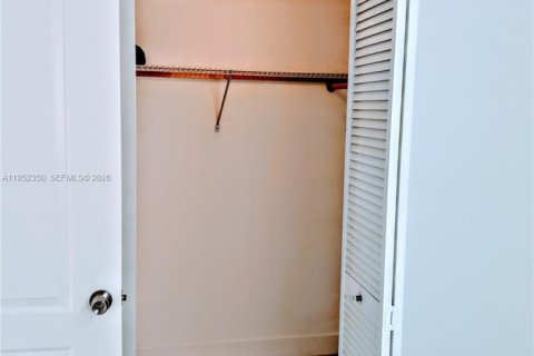 Купить кондоминиум в Майами-Бич, Флорида 2 спальни, 90.67м2, № 2008009 - фото 10