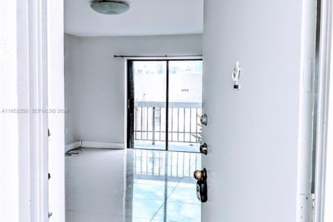 Купить кондоминиум в Майами-Бич, Флорида 2 спальни, 90.67м2, № 2008009 - фото 6