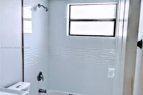 Купить кондоминиум в Майами-Бич, Флорида 2 спальни, 90.67м2, № 2008009 - фото 16