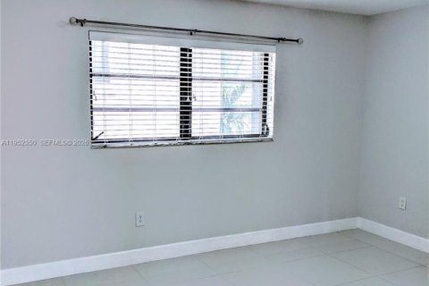 Купить кондоминиум в Майами-Бич, Флорида 2 спальни, 90.67м2, № 2008009 - фото 13