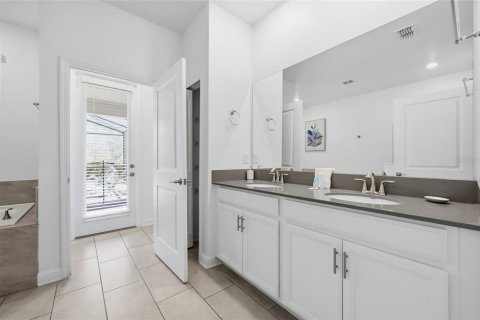 Villa ou maison à vendre à Kissimmee, Floride: 8 chambres, 398.46 m2 № 2143625 - photo 23