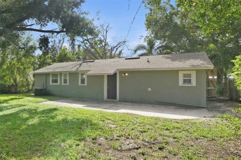Villa ou maison à louer à Tampa, Floride: 4 chambres, 97.92 m2 № 2403087 - photo 15