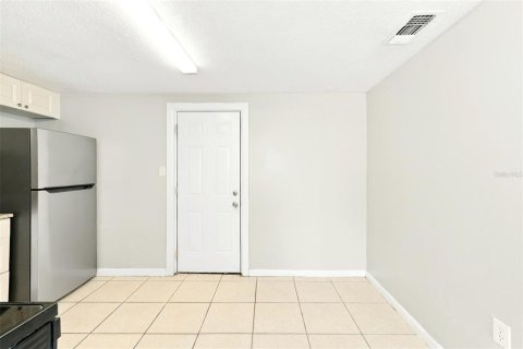 Villa ou maison à louer à Tampa, Floride: 4 chambres, 97.92 m2 № 2403087 - photo 4