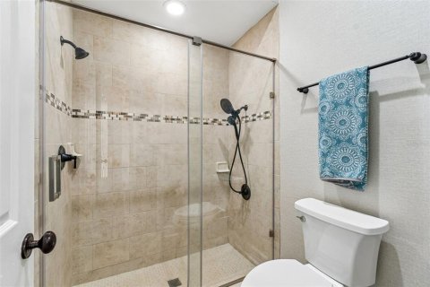 Casa en venta en Dade City, Florida, 6 dormitorios, 402.92 m2 № 2152325 - foto 26