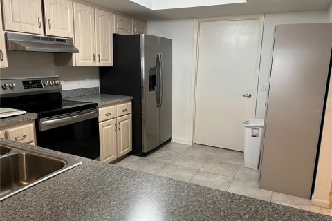 Condominio en alquiler en New Port Richey, Florida, 2 dormitorios, 101.82 m2 № 1918013 - foto 3