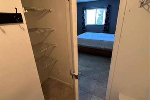 Condominio en alquiler en New Port Richey, Florida, 2 dormitorios, 101.82 m2 № 1918013 - foto 12