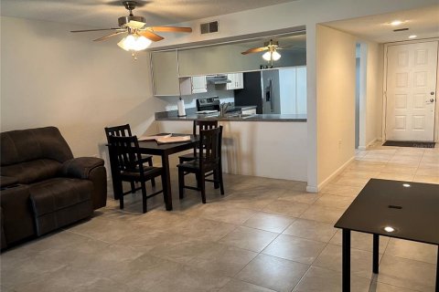 Condominio en alquiler en New Port Richey, Florida, 2 dormitorios, 101.82 m2 № 1918013 - foto 2
