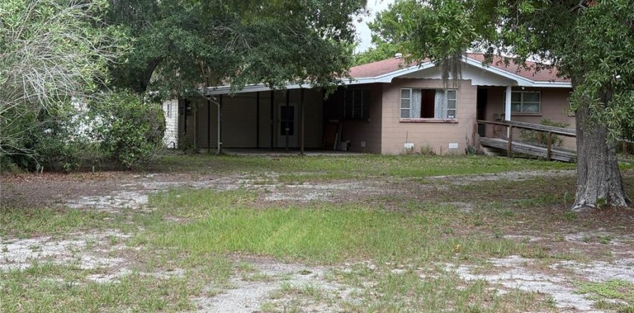House in Lake Wales, Florida 3 bedrooms, 143.07 sq.m. № 2113618