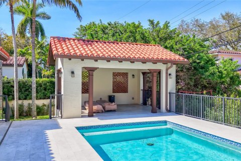 House in Coral Gables, Florida 4 bedrooms, 343.92 sq.m. № 2040107 - photo 29