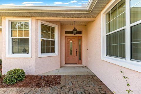 House in Ocala, Florida 2 bedrooms, 146.6 sq.m. № 2115082 - photo 2
