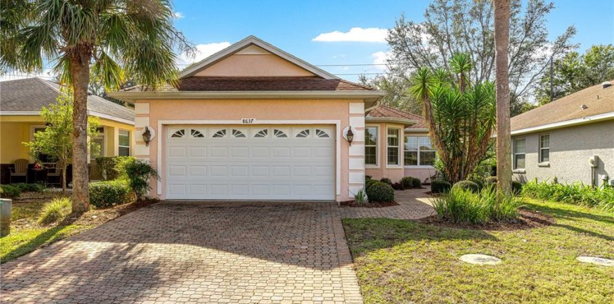 House in Ocala, Florida 2 bedrooms, 146.6 sq.m. № 2115082
