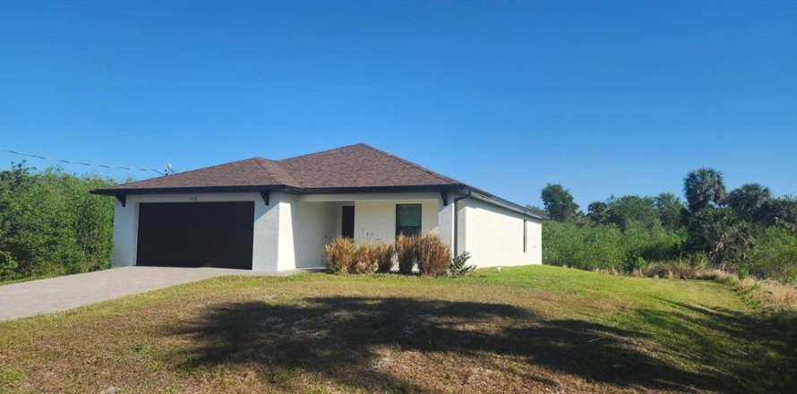House in Port Charlotte, Florida 3 bedrooms, 140.75 sq.m. № 1628396