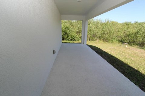 House in Port Charlotte, Florida 3 bedrooms, 140.75 sq.m. № 1628396 - photo 28