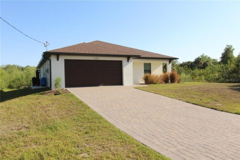 House in Port Charlotte, Florida 3 bedrooms, 140.75 sq.m. № 1628396 - photo 29