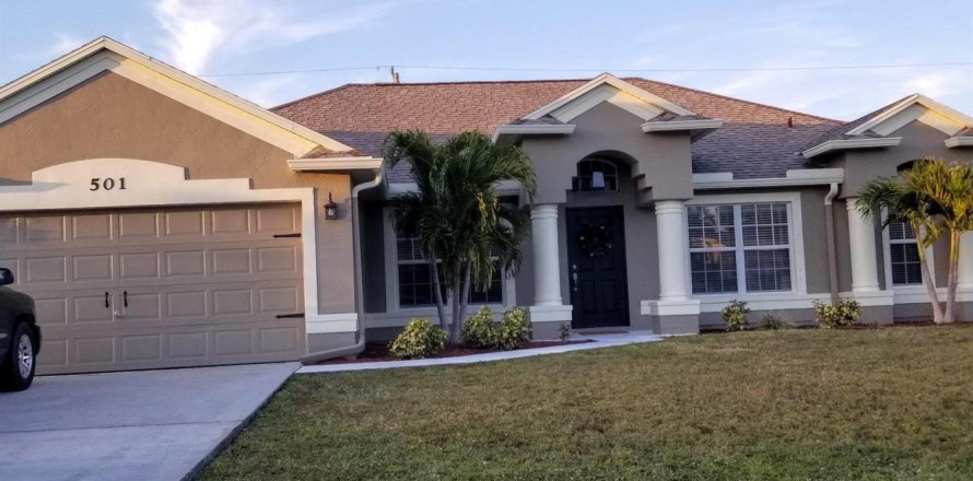 Villa ou maison à Port St. Lucie, Floride 4 chambres, 207.73 m2 № 2147054