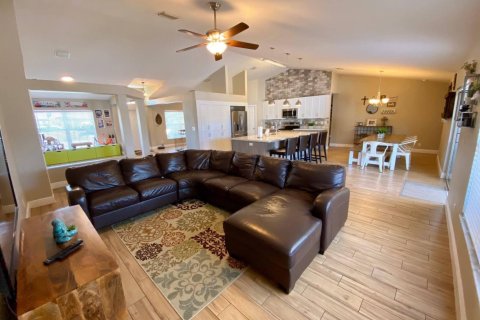 Villa ou maison à vendre à Port St. Lucie, Floride: 4 chambres, 207.73 m2 № 2147054 - photo 6