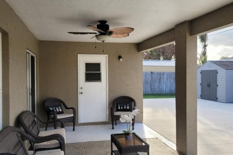 Villa ou maison à vendre à Port St. Lucie, Floride: 4 chambres, 207.73 m2 № 2147054 - photo 19