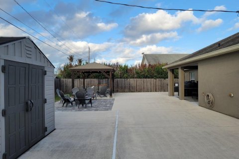 Villa ou maison à vendre à Port St. Lucie, Floride: 4 chambres, 207.73 m2 № 2147054 - photo 24