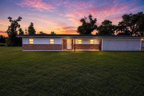House in Plant City, Florida 4 bedrooms, 182.37 sq.m. № 2096399