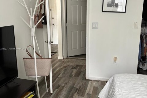Condo in Miramar, Florida, 1 bedroom  № 1804511 - photo 12