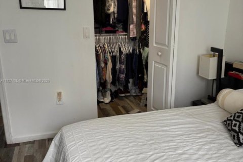 Condo in Miramar, Florida, 1 bedroom  № 1804511 - photo 6