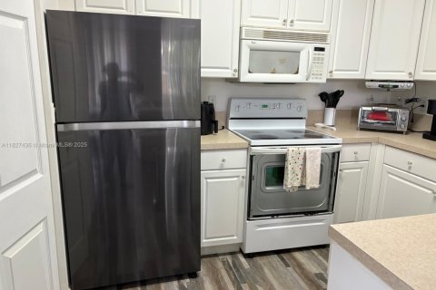 Condo in Miramar, Florida, 1 bedroom  № 1804511 - photo 2