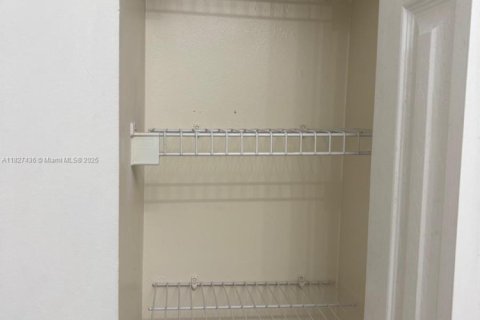 Condo in Miramar, Florida, 1 bedroom  № 1804511 - photo 8